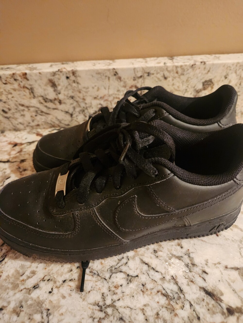 Nike Black Low-Top Leather Sneakers